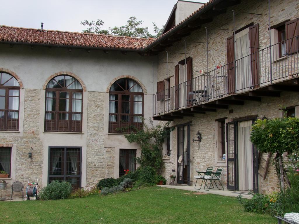 לינה וארוחת בוקר Trezzo Tinella Casa Branzele מראה חיצוני תמונה