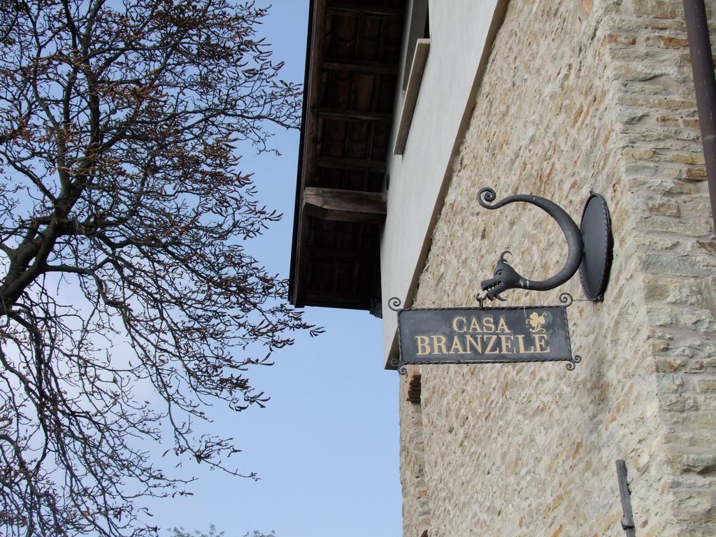 לינה וארוחת בוקר Trezzo Tinella Casa Branzele מראה חיצוני תמונה