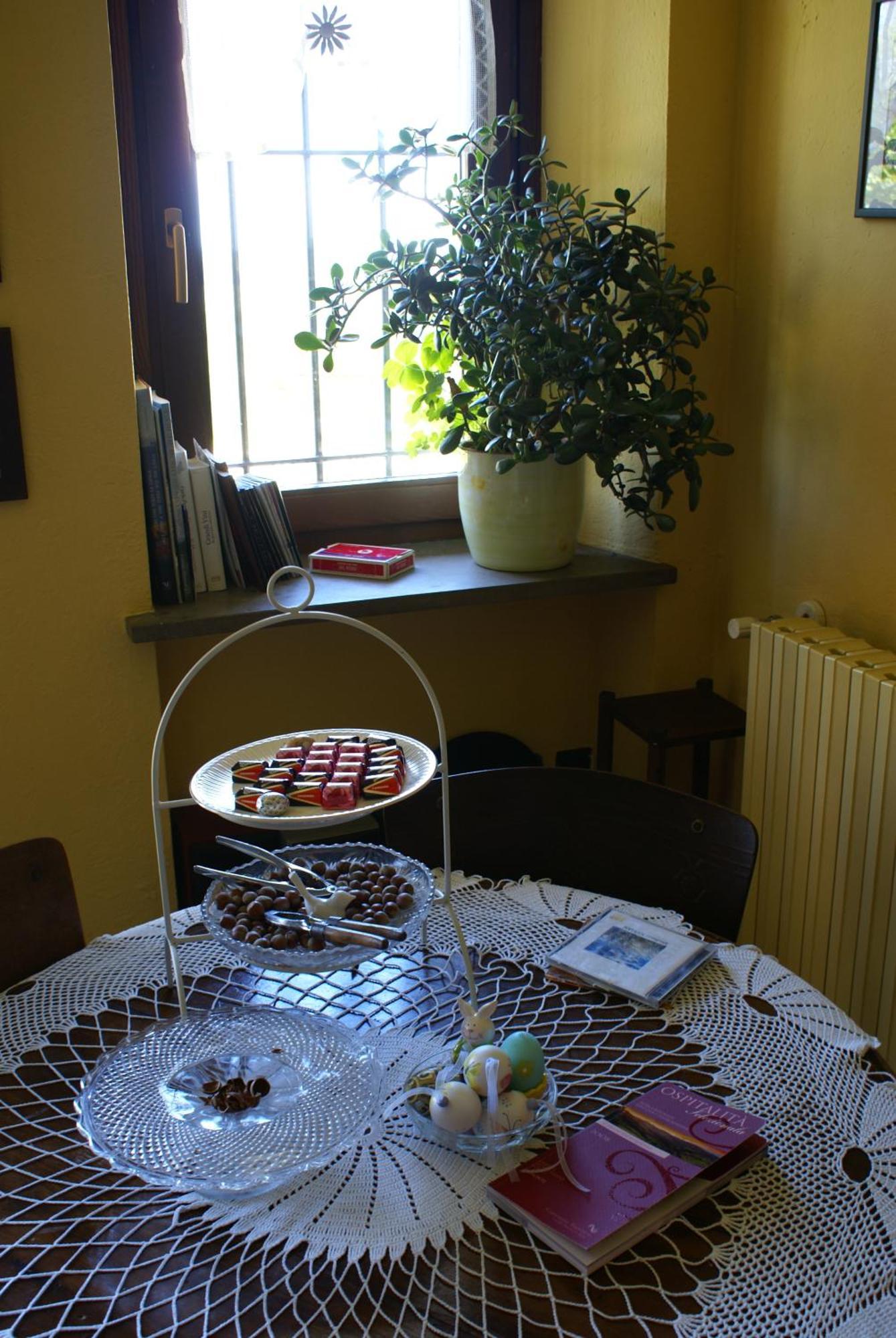 לינה וארוחת בוקר Trezzo Tinella Casa Branzele מראה חיצוני תמונה