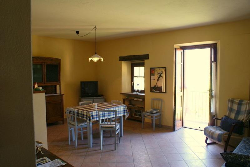 לינה וארוחת בוקר Trezzo Tinella Casa Branzele מראה חיצוני תמונה